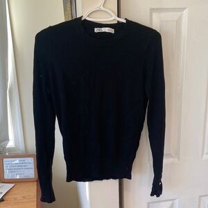 Zara Women's Black Crewneck Sweater
